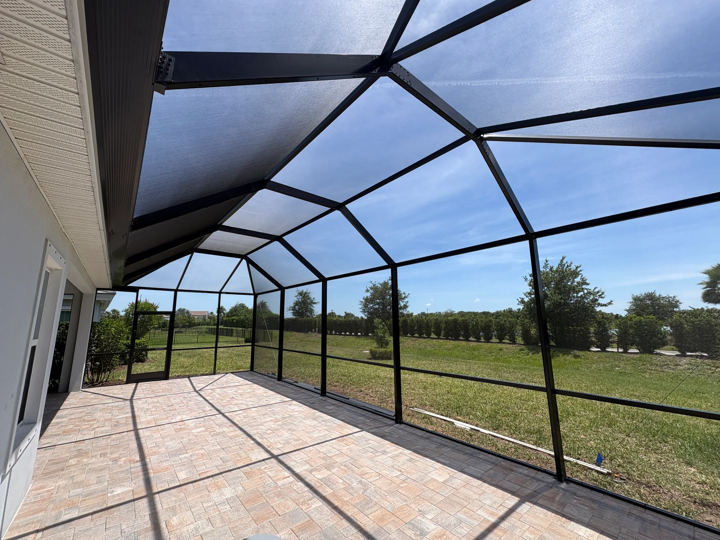 Screen roof detail